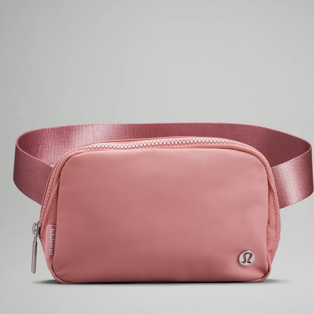 Lululemon Everywhere Belt Bag in Pink
